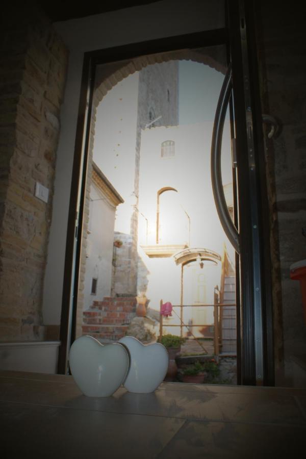 B&B Sotto Le Mura Pietra Montecorvino Exterior foto