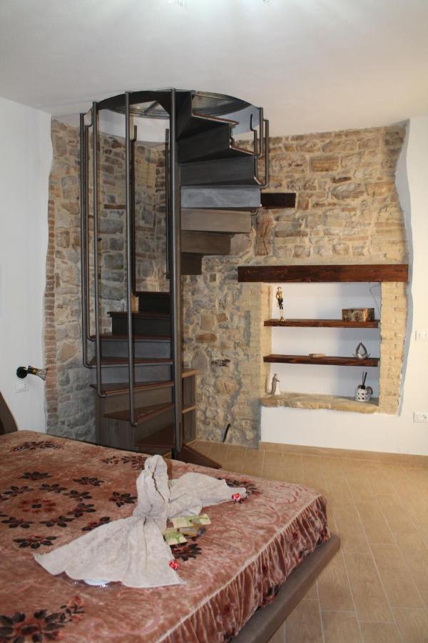 B&B Sotto Le Mura Pietra Montecorvino Exterior foto